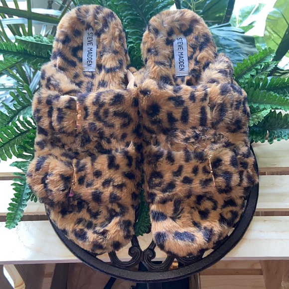 Steve Madden Cheetah Furry Slippers - Picture 1 of 3